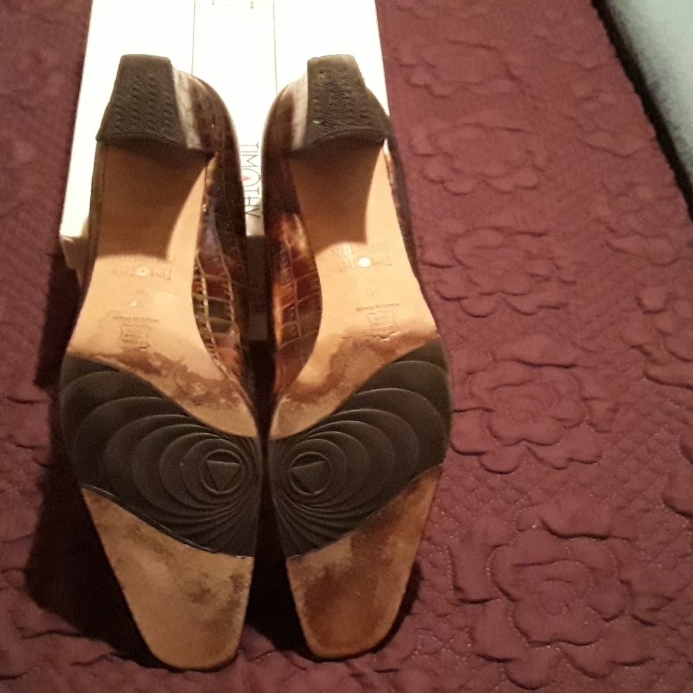Shoes - Picture 3 of 3